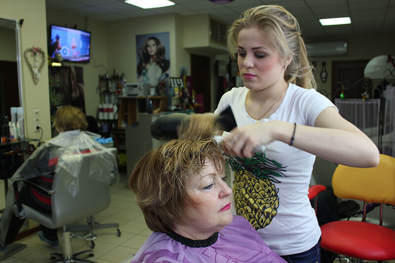 Стрижка и укладка волос в салоне красоты На Речной в Красногорске